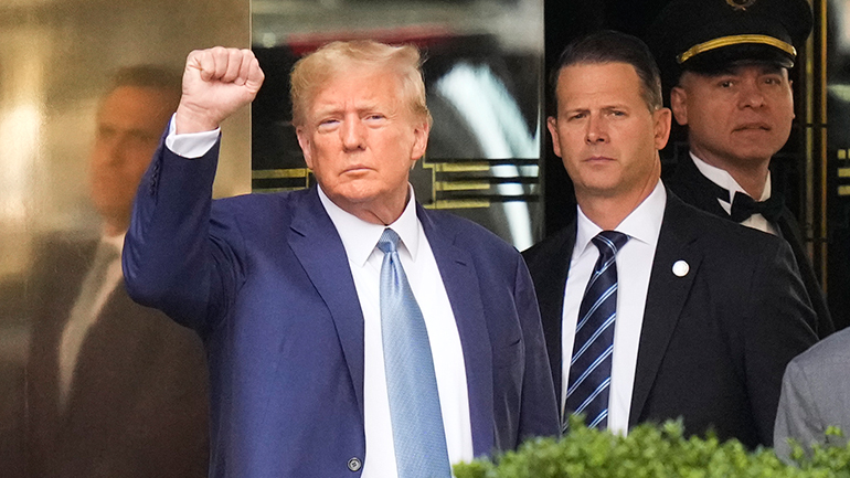 Ο Τραμπ επιτίθεται στη γενική εισαγγελέα της Νέας Υόρκης λίγο πριν καταθέσει ενώπιόν της